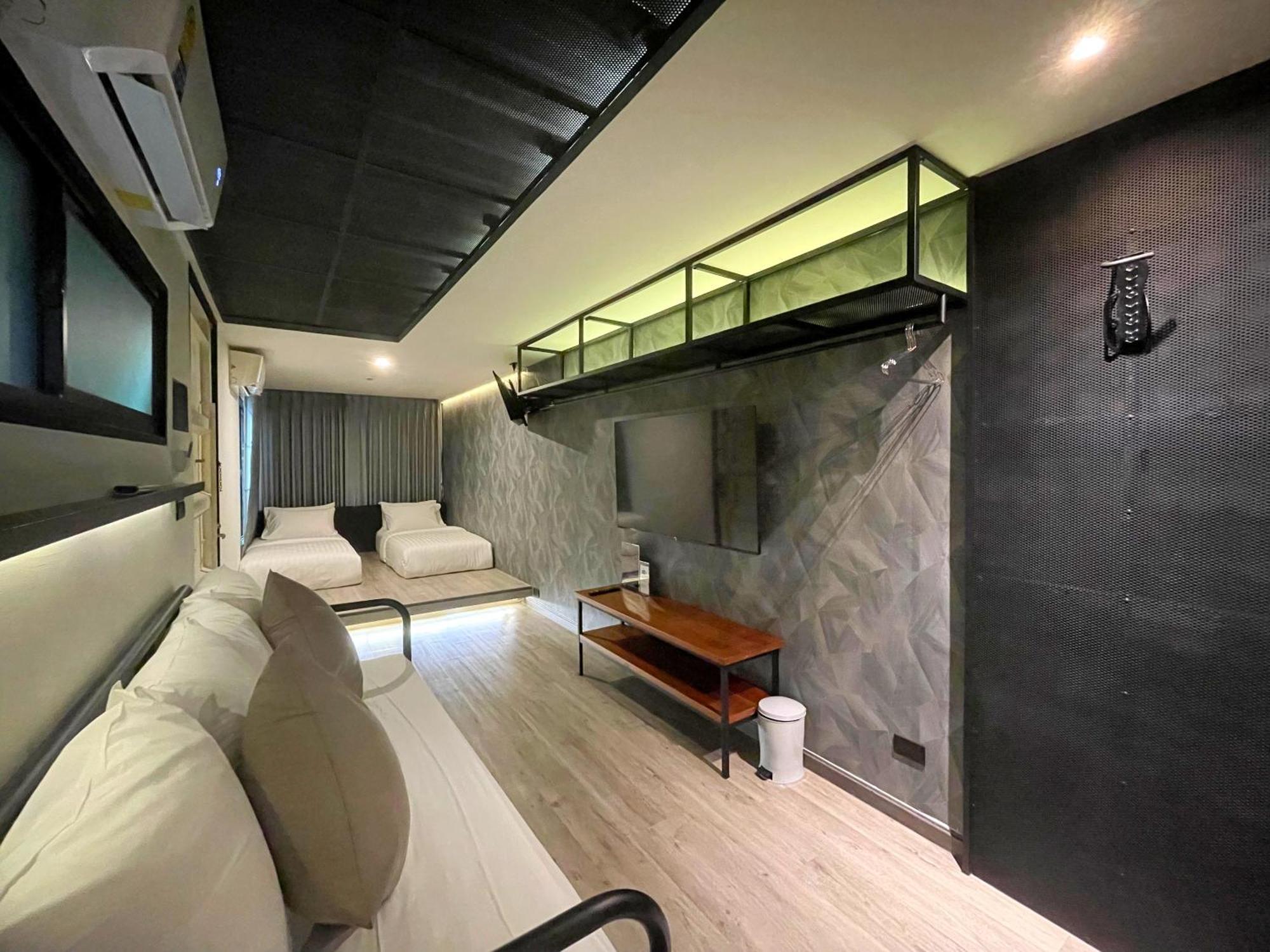 Nights In A Box Hotel Ban Muang  Bilik gambar
