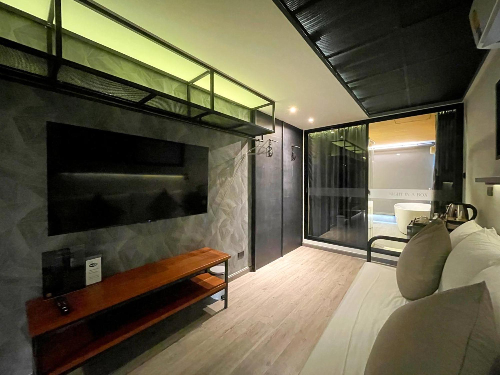 Nights In A Box Hotel Ban Muang  Bilik gambar
