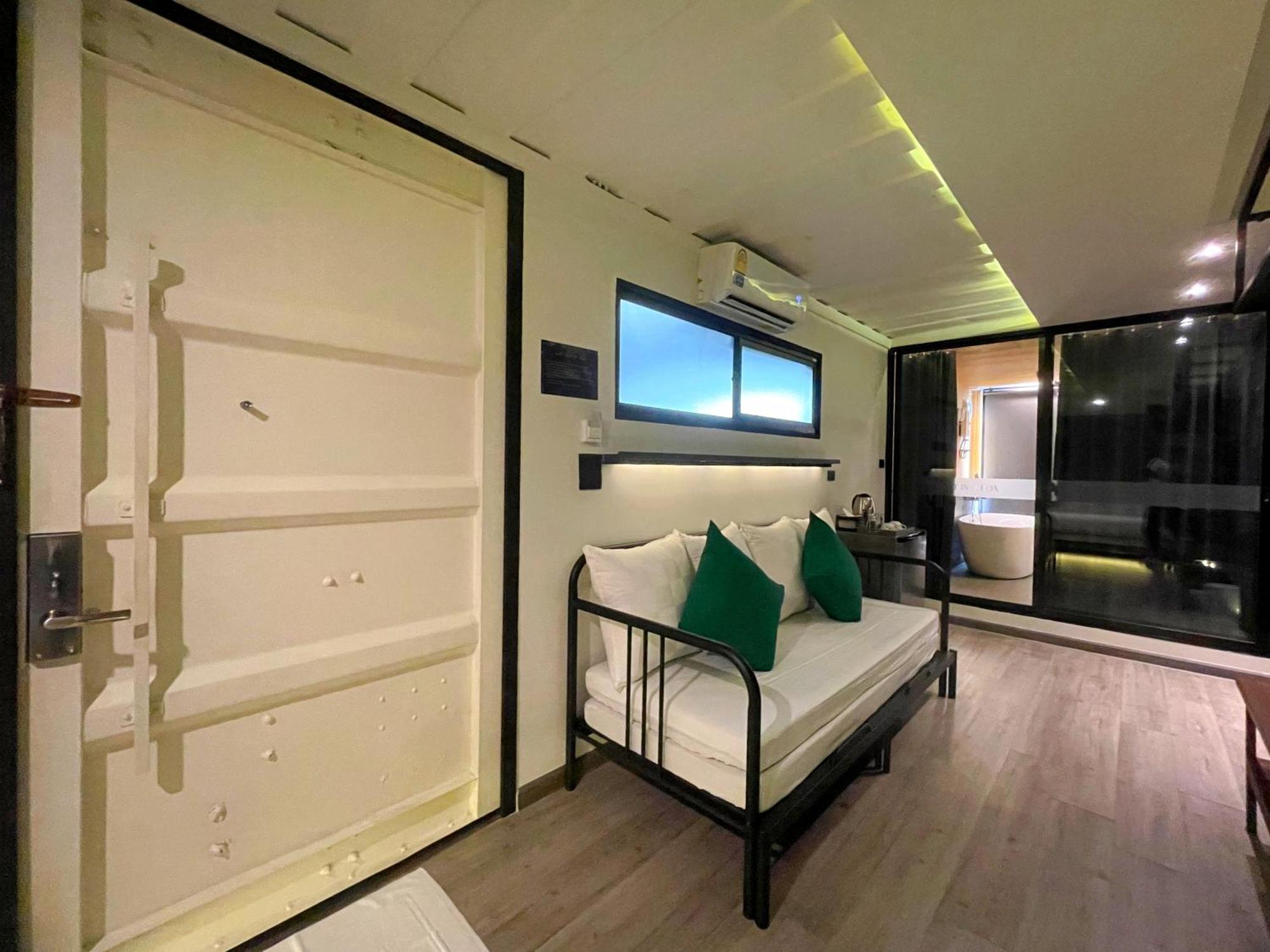 Nights In A Box Hotel Ban Muang  Bilik gambar